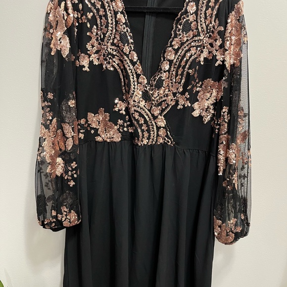 Black dress with gold sequins - Picture 6 of 6